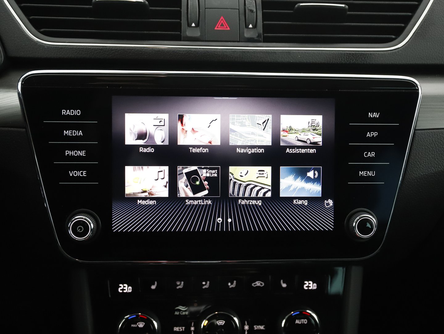 Škoda SUPERB Combi Style TDI SCR DSG | Bild 12 von 21