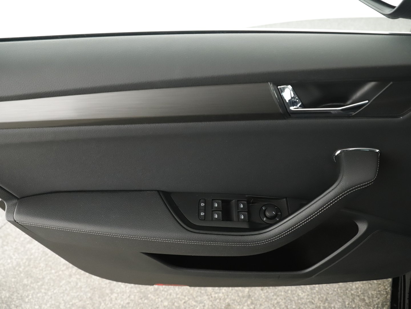Škoda SUPERB Combi Style TDI SCR DSG | Bild 15 von 21