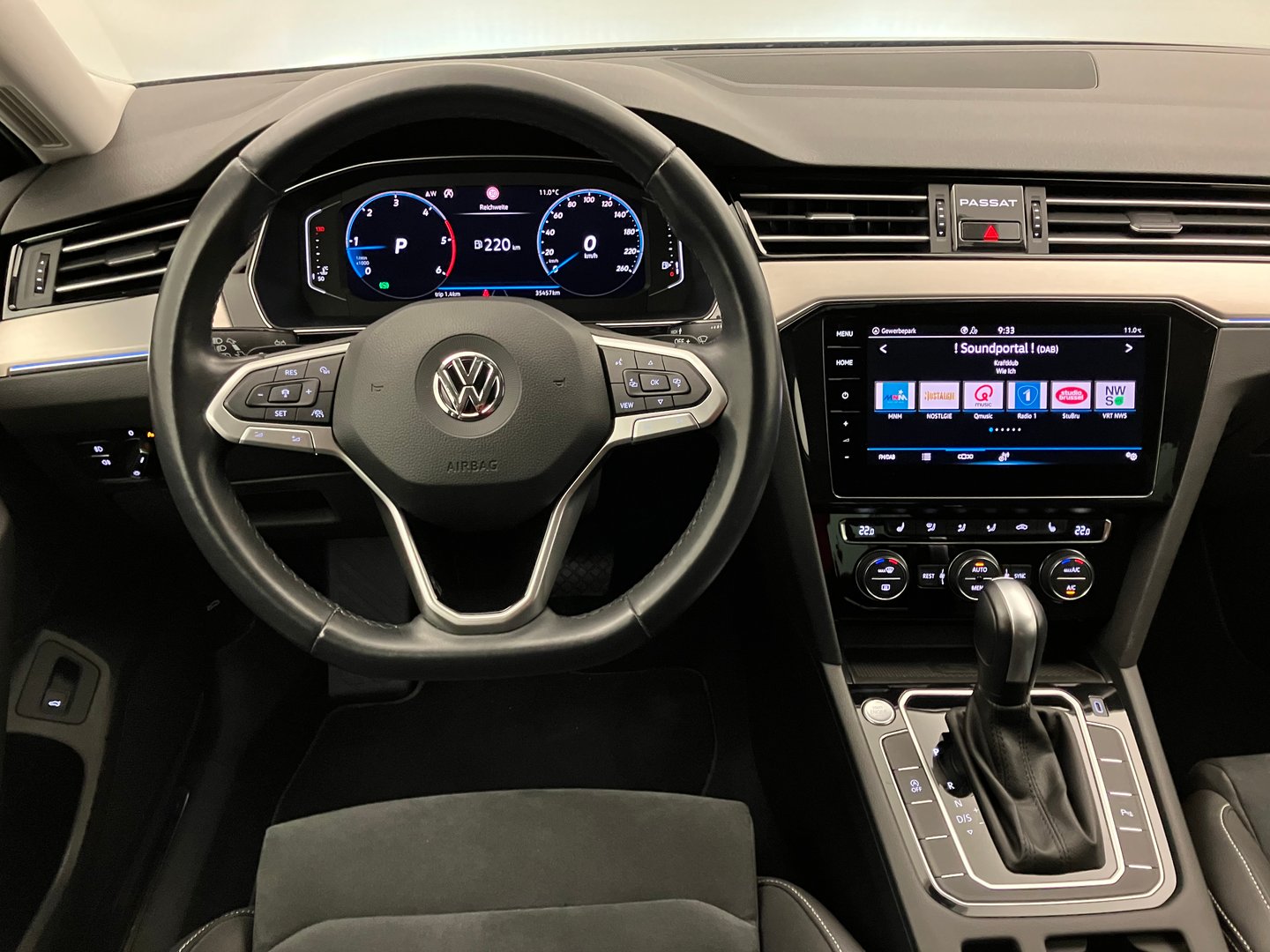 VW Passat Variant Highline TDI SCR DSG | Bild 11 von 28