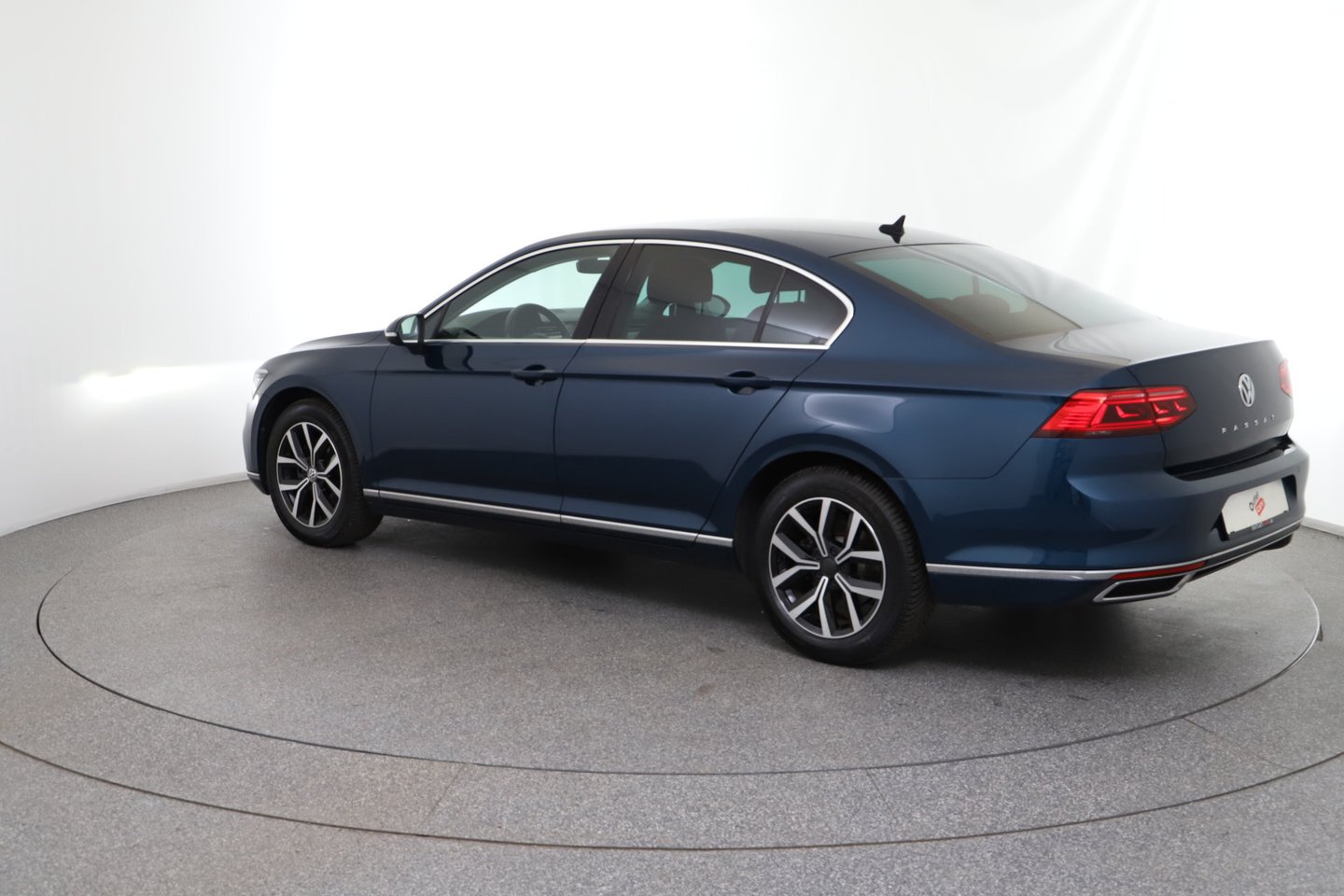 VW Passat Variant Highline TDI SCR DSG | Bild 3 von 28