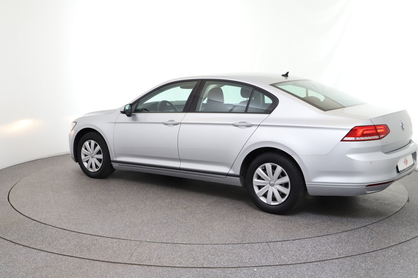 VW Passat Trendline 1,6 TDI | Bild 3 von 25