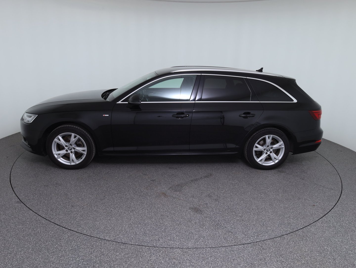 Audi A4 Avant 2.0 TDI Sport | Bild 8 von 14