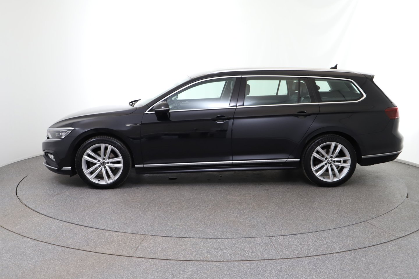 VW Passat Variant Elegance TDI 4MOTION DSG | Bild 2 von 31