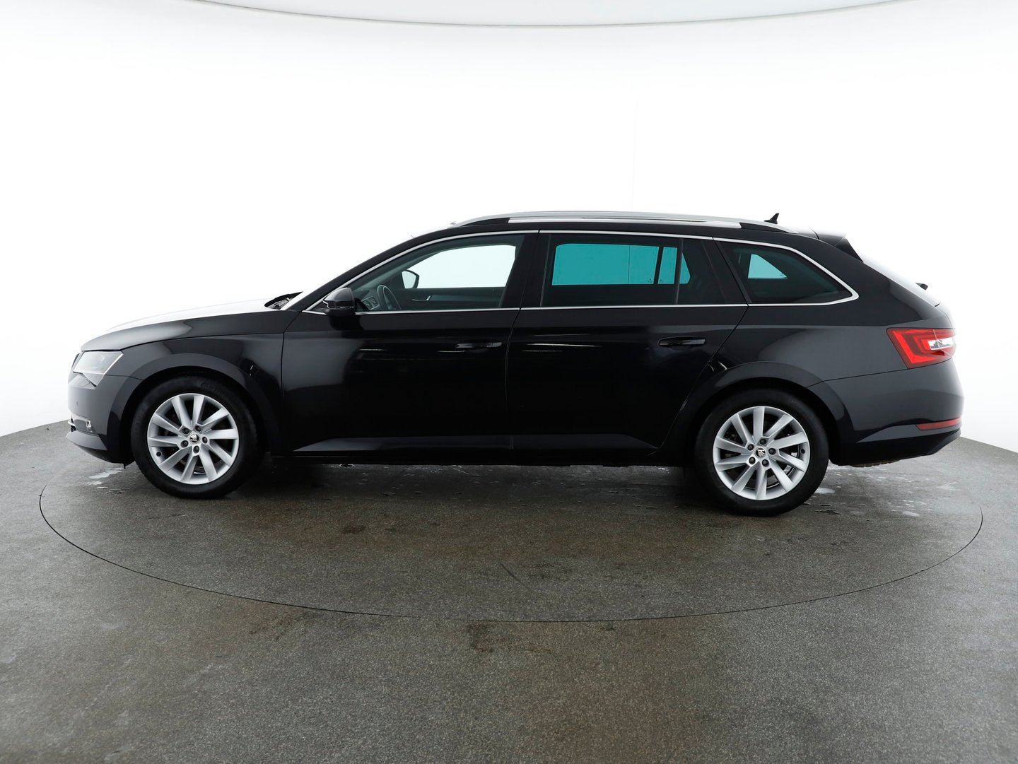 Škoda SUPERB Combi 4x4 Style TDI SCR DSG | Bild 2 von 30