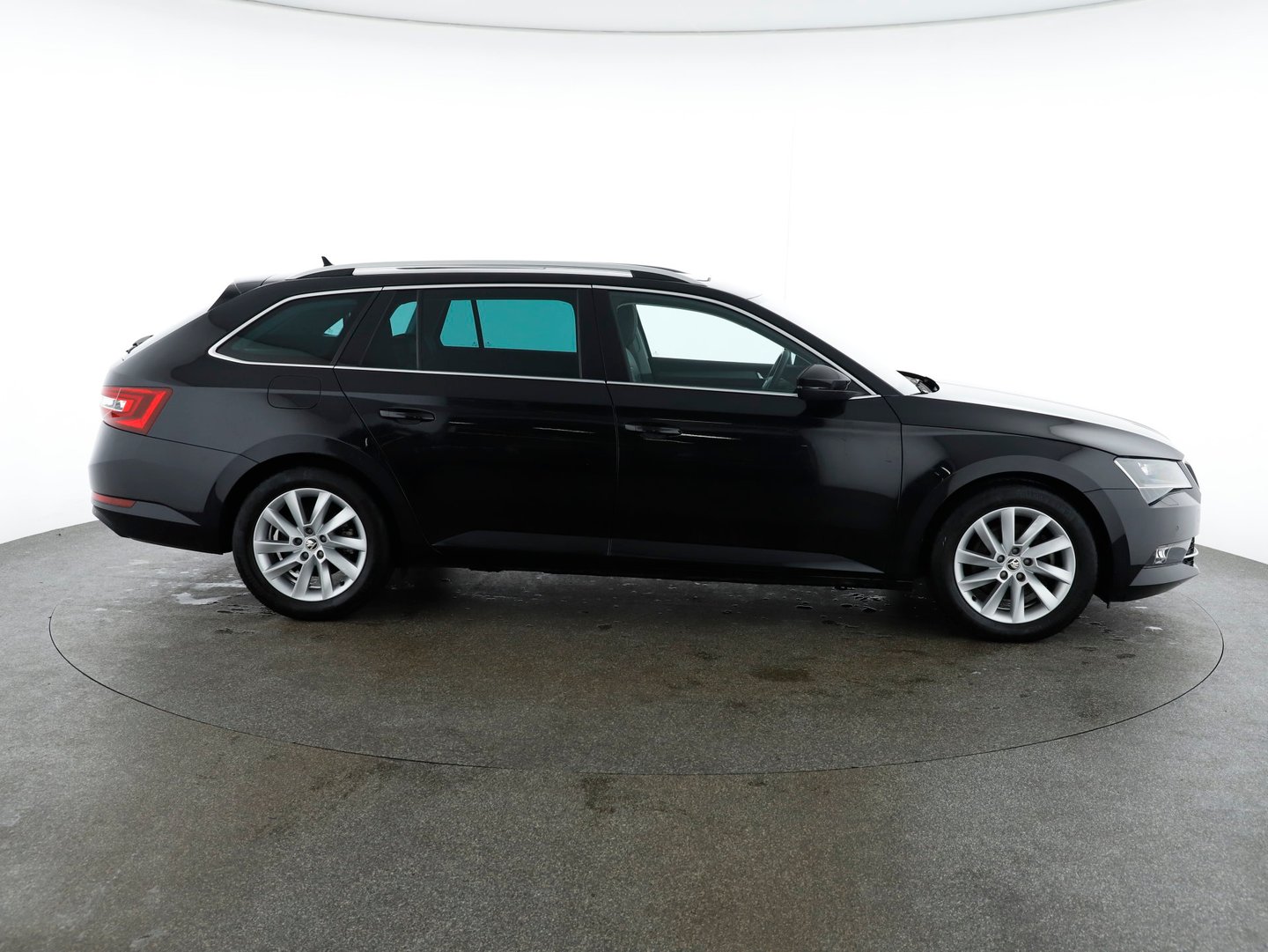 Škoda SUPERB Combi 4x4 Style TDI SCR DSG | Bild 6 von 30