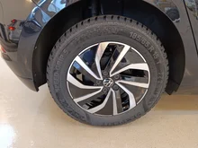 VW Polo Life TSI in Deep Black Perleffekt