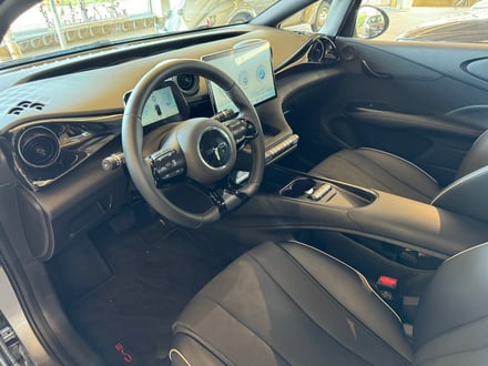 BYD Dolphin 60,4 kWh Comfort Österreich paket