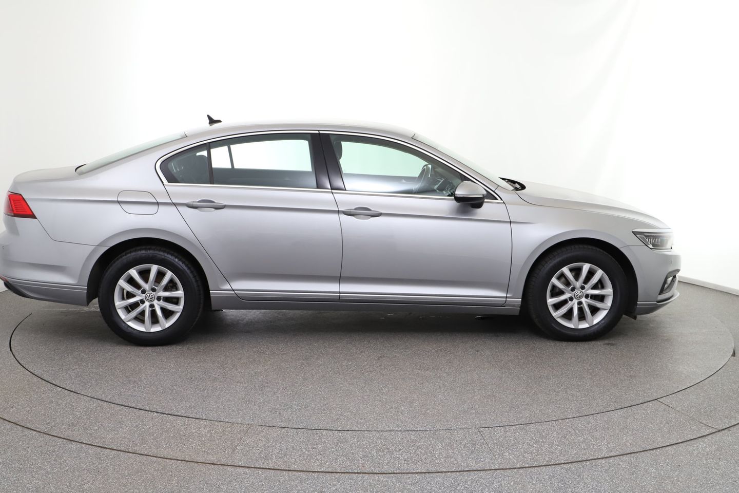 VW Passat Business TDI SCR DSG | Bild 6 von 26