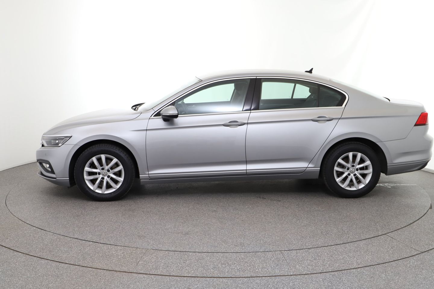 VW Passat Business TDI SCR DSG | Bild 2 von 26