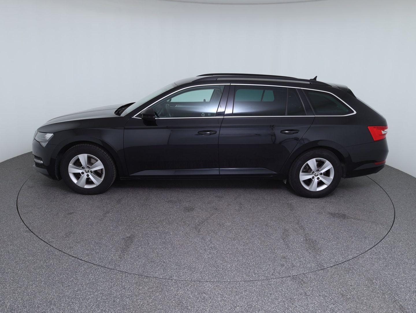 Škoda SUPERB Combi Ambition TDI DSG | Bild 8 von 14