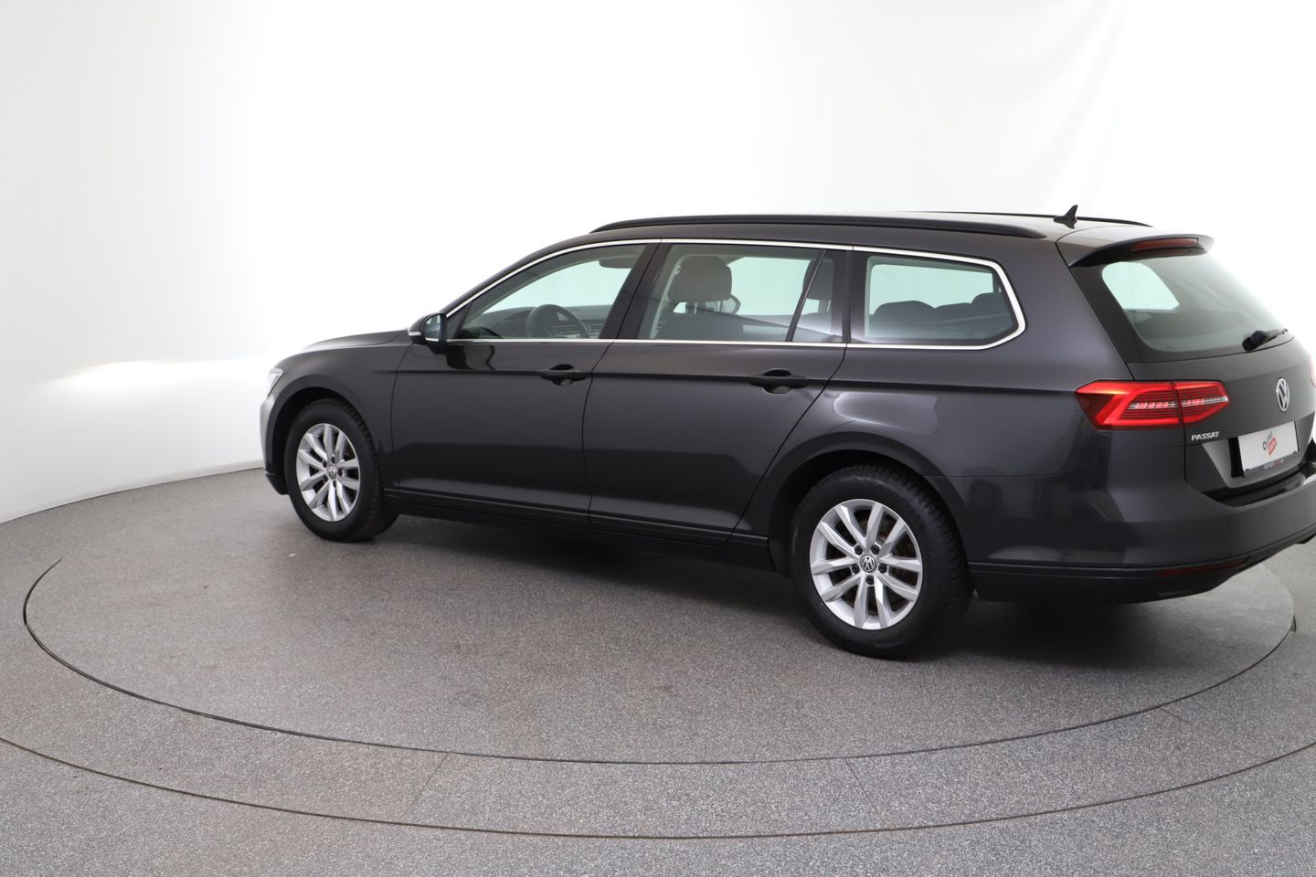 VW Passat Trendline 1,6 TDI | Bild 3 von 25