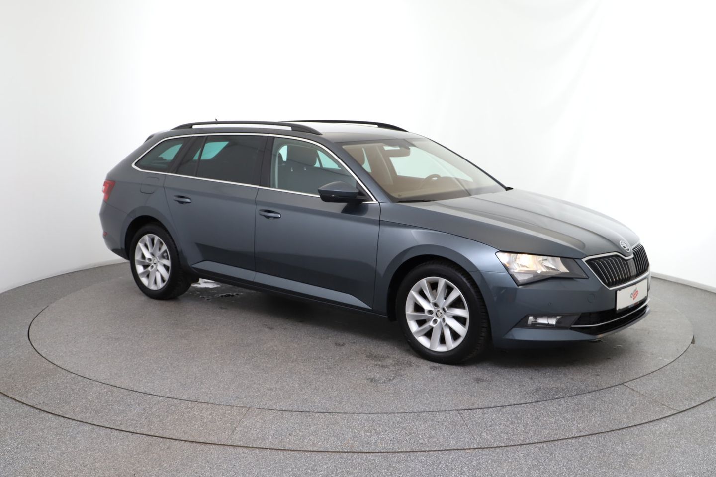 Škoda Superb Kombi 1,6 TDI Active | Bild 7 von 28