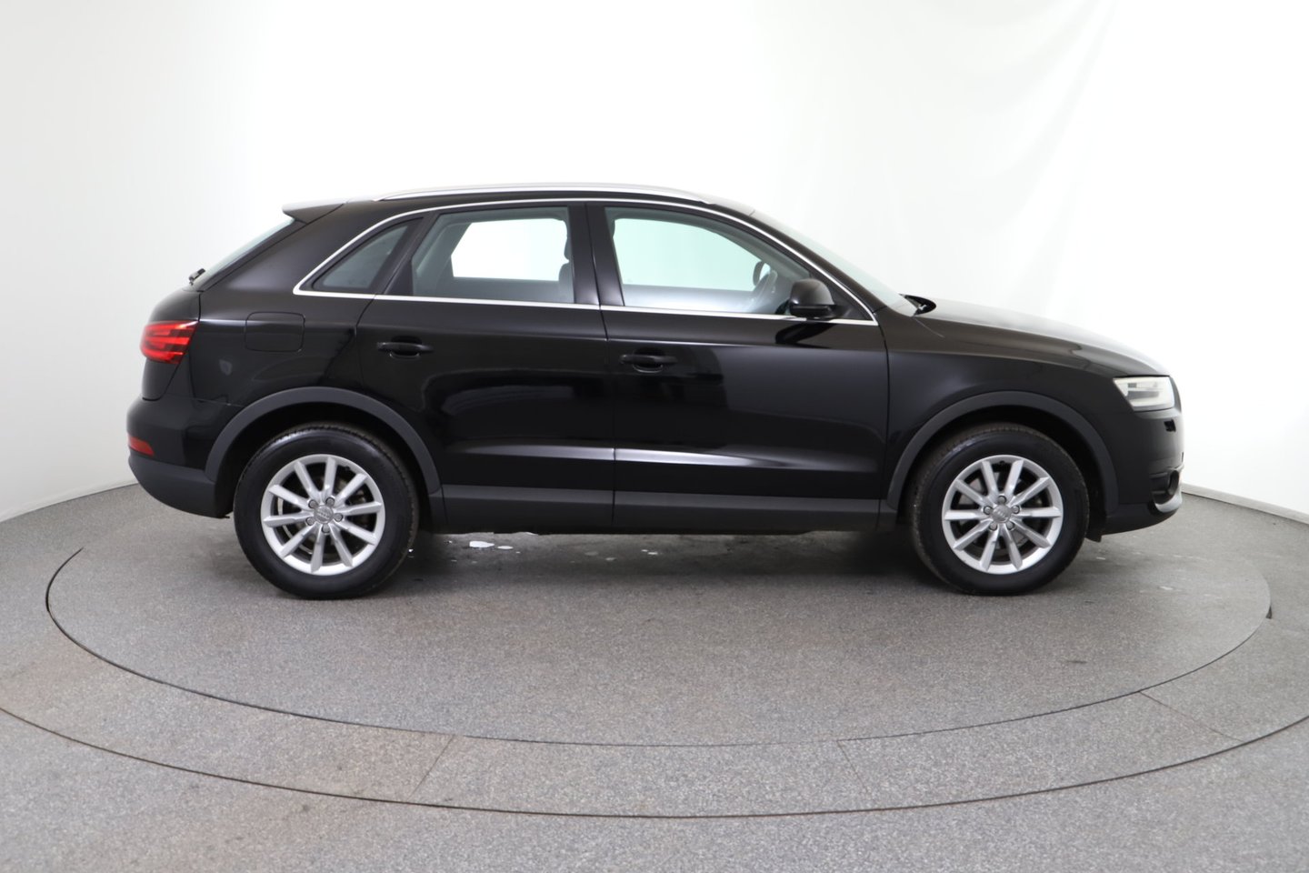 Audi Q3 2.0 TDI quattro daylight | Bild 6 von 27