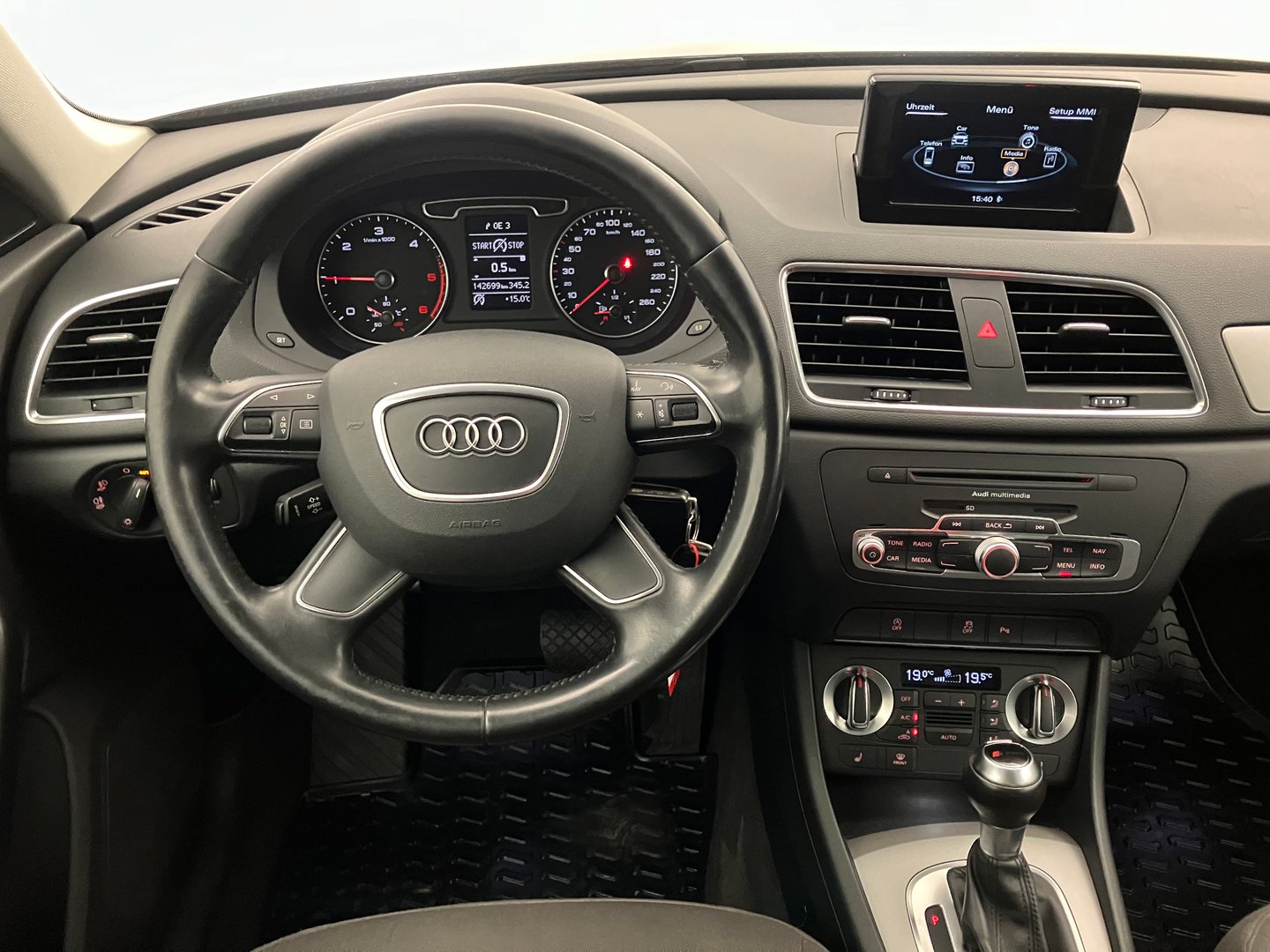 Audi Q3 2.0 TDI quattro daylight | Bild 11 von 27