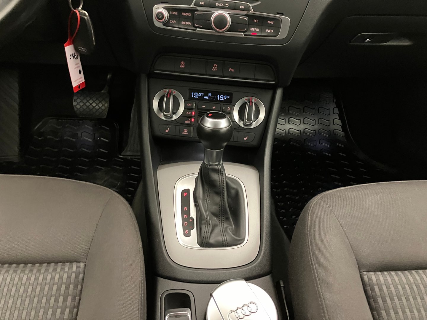 Audi Q3 2.0 TDI quattro daylight | Bild 15 von 27