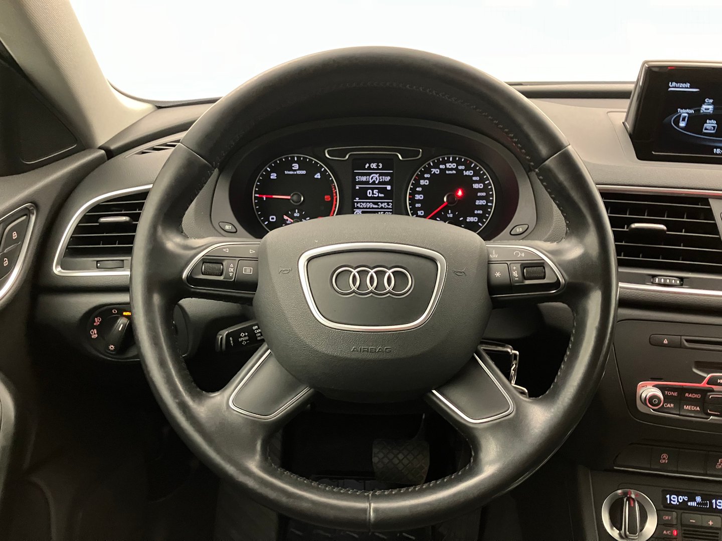 Audi Q3 2.0 TDI quattro daylight | Bild 12 von 27