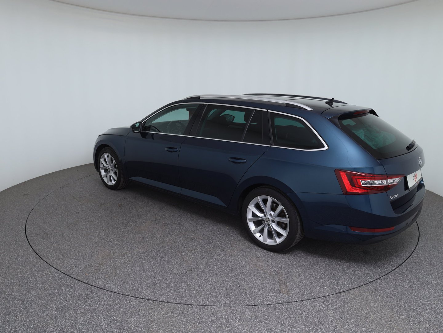 Škoda SUPERB Combi Style TDI DSG | Bild 7 von 24