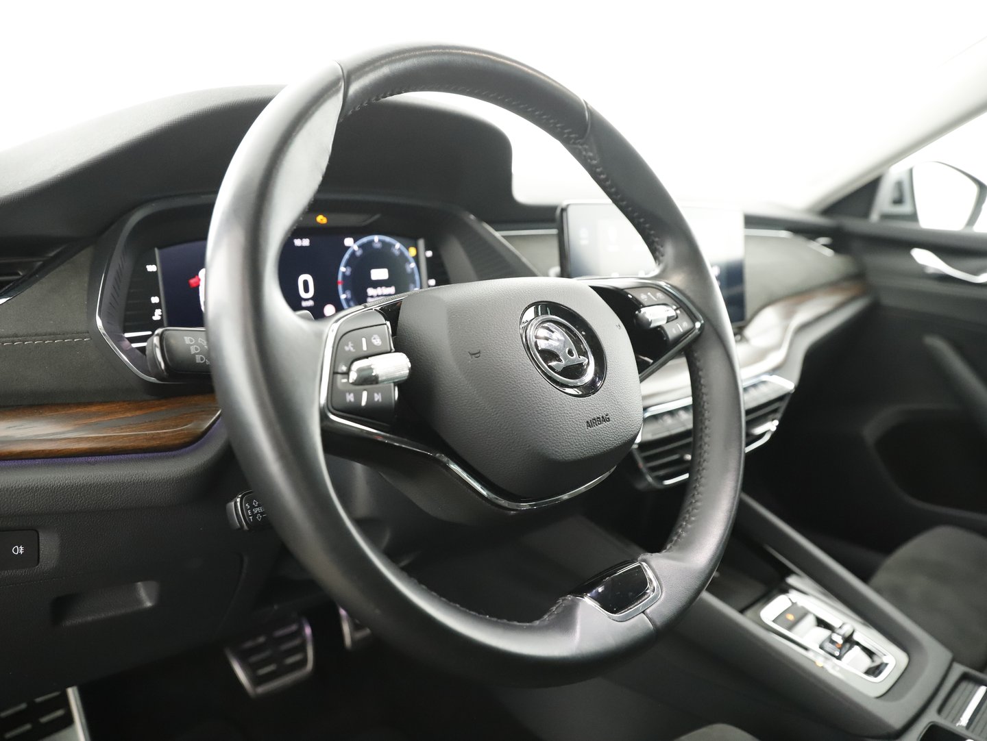 Škoda OCTAVIA Combi 4x4 SCOUT TDI DSG | Bild 15 von 27
