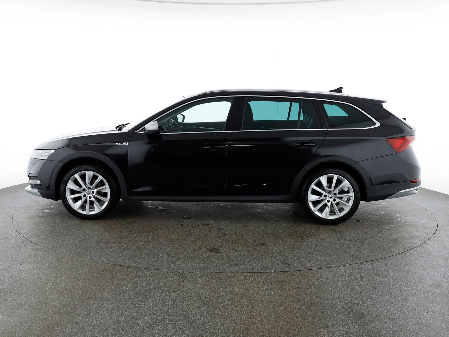 Škoda OCTAVIA Combi 4x4 SCOUT TDI DSG | Bild 2 von 27