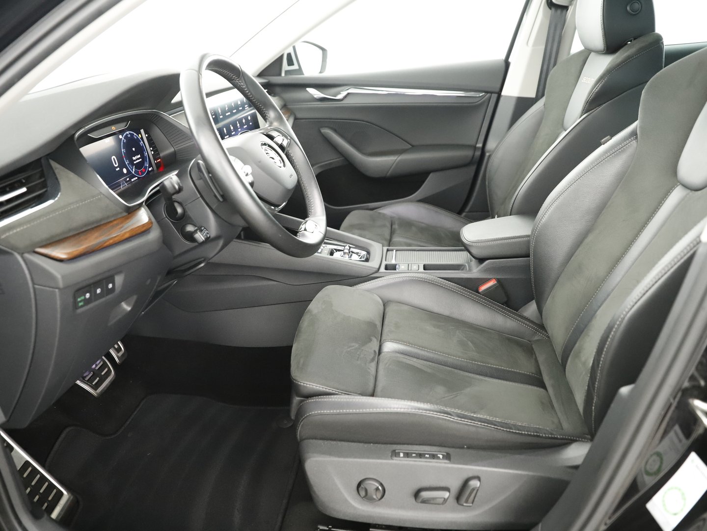 Škoda OCTAVIA Combi 4x4 SCOUT TDI DSG | Bild 13 von 27