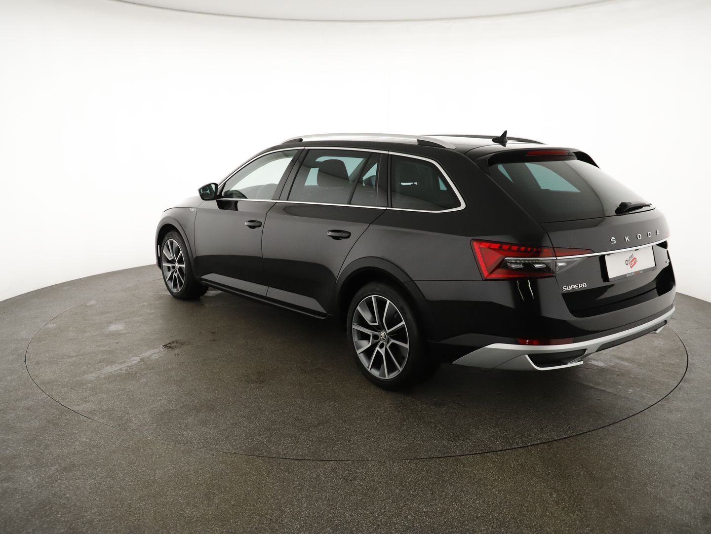 Škoda Superb Kombi 2,0 TDI 4x4 Scout DSG | Bild 2 von 24