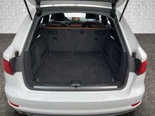 Audi A4 Avant 3.0 TDI quattro Sport in gletscherweiß metallic
