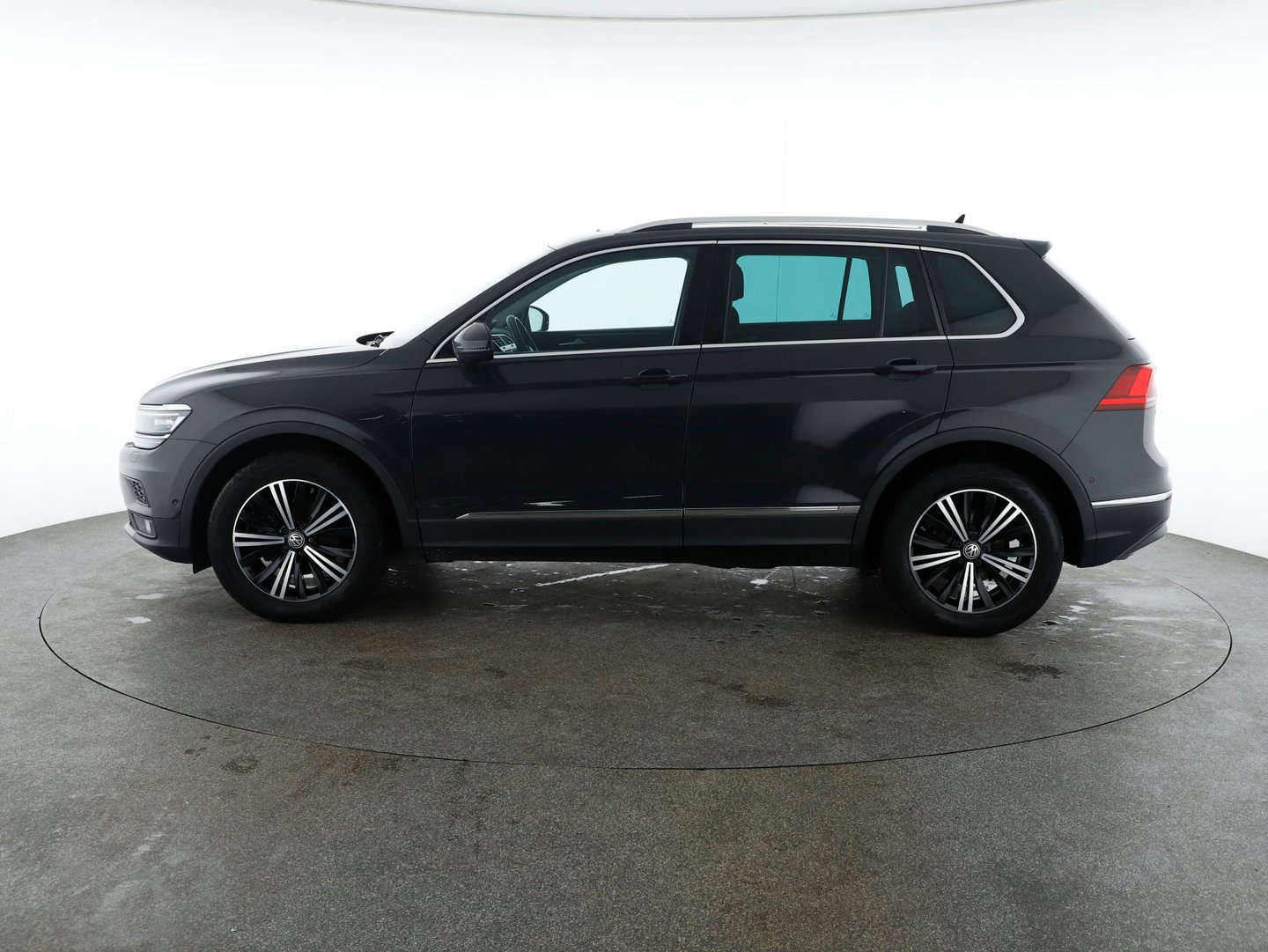 VW Tiguan Highline TDI SCR 4MOTION DSG | Bild 2 von 29