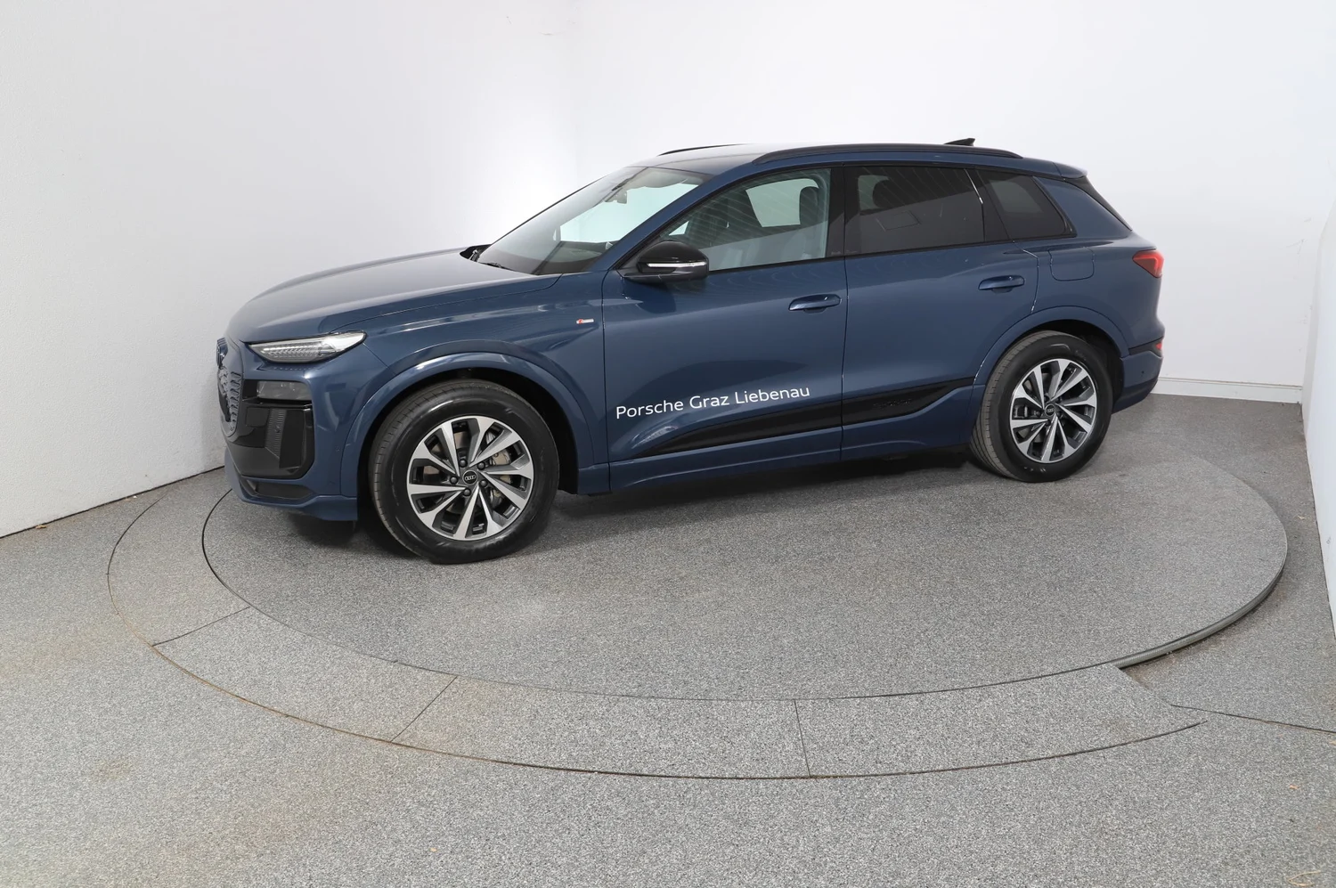 Bild eines Audi Q6 e-tron quattro