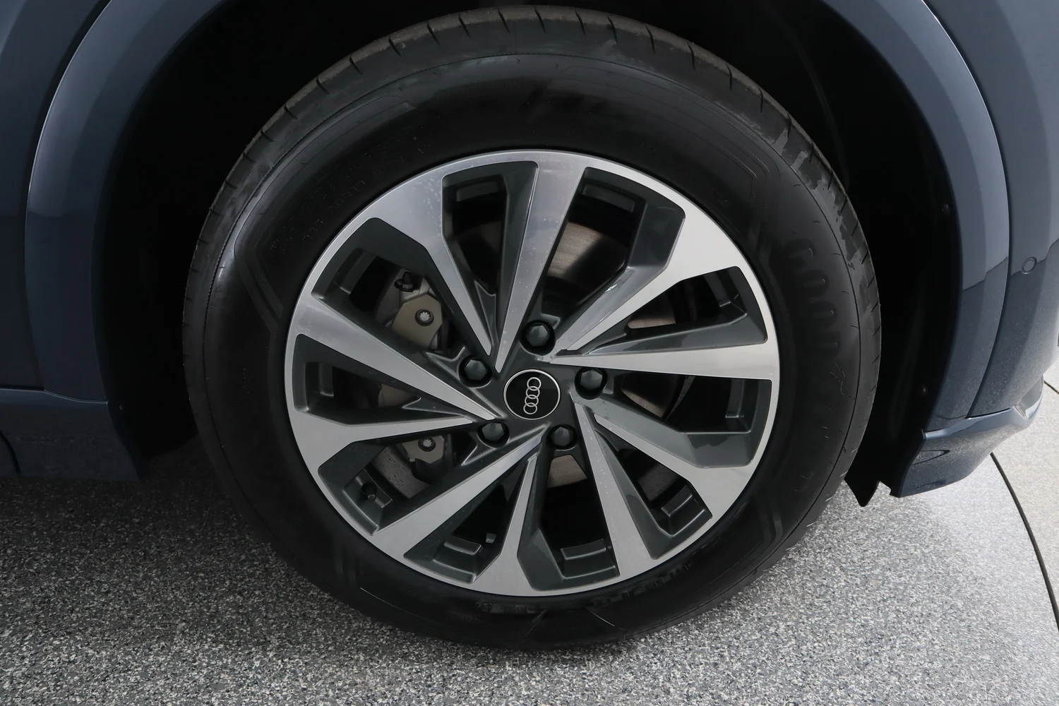 Bild eines Audi Q6 e-tron quattro