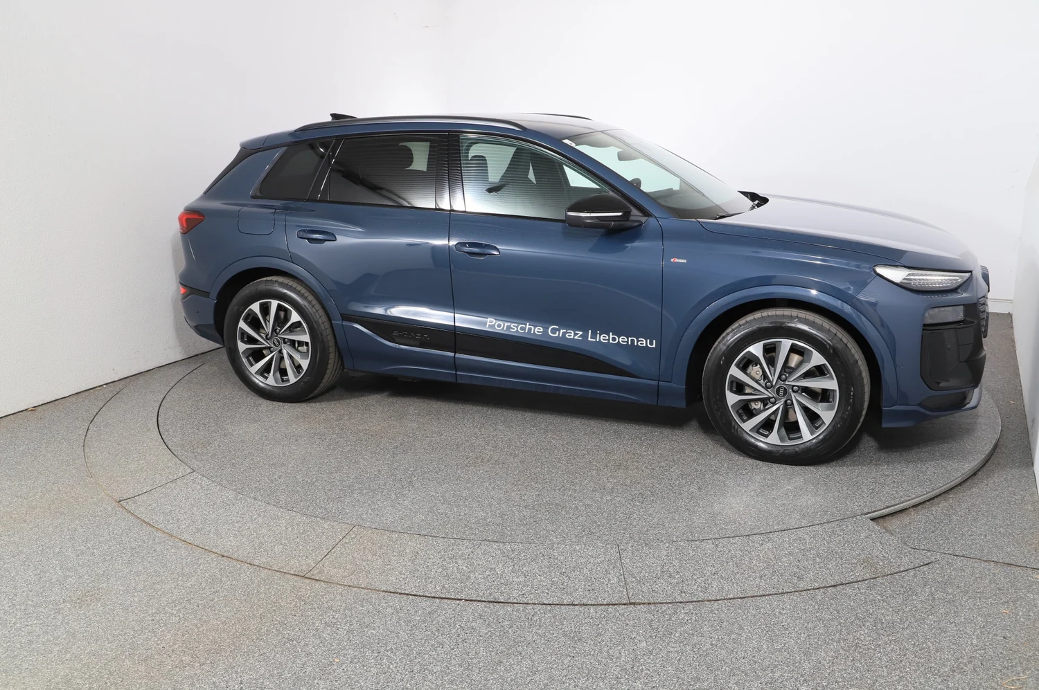 Bild eines Audi Q6 e-tron quattro