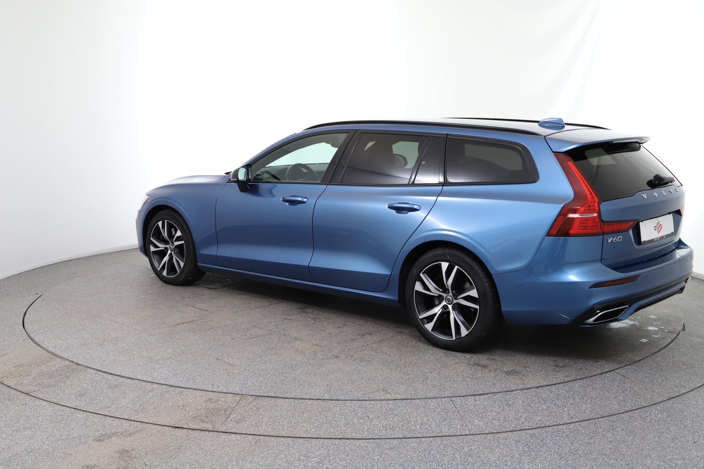 Volvo V60 D4 AWD R-Design Geartronic | Bild 3 von 24