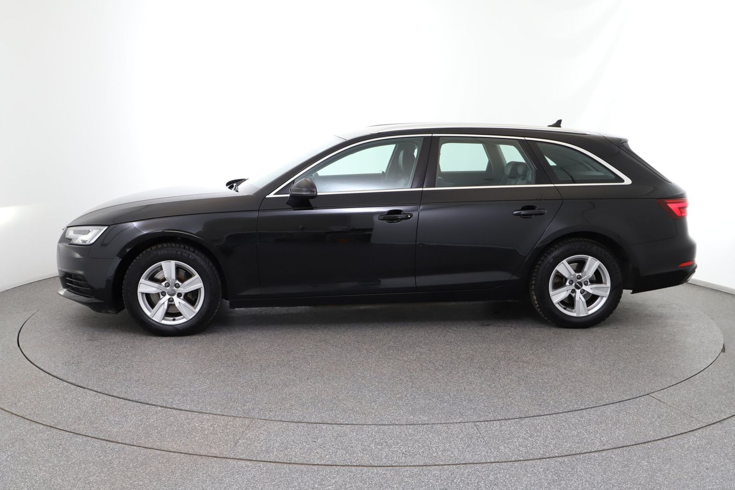 Audi A4 Avant 35 TDI S-tronic | Bild 2 von 28