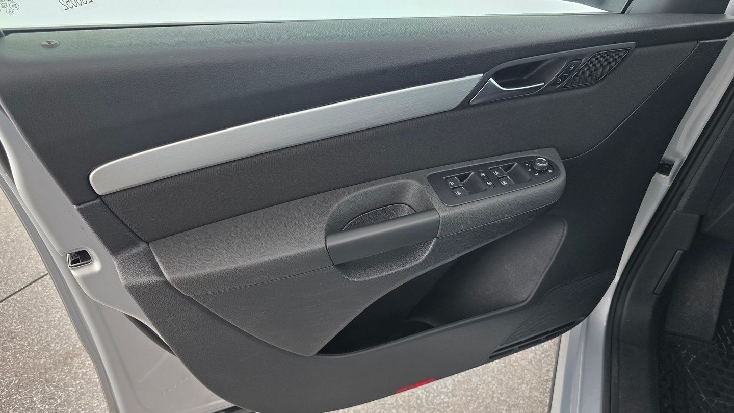 VW Sharan Business+ TSI DSG 7-Sitzer | Bild 9 von 23