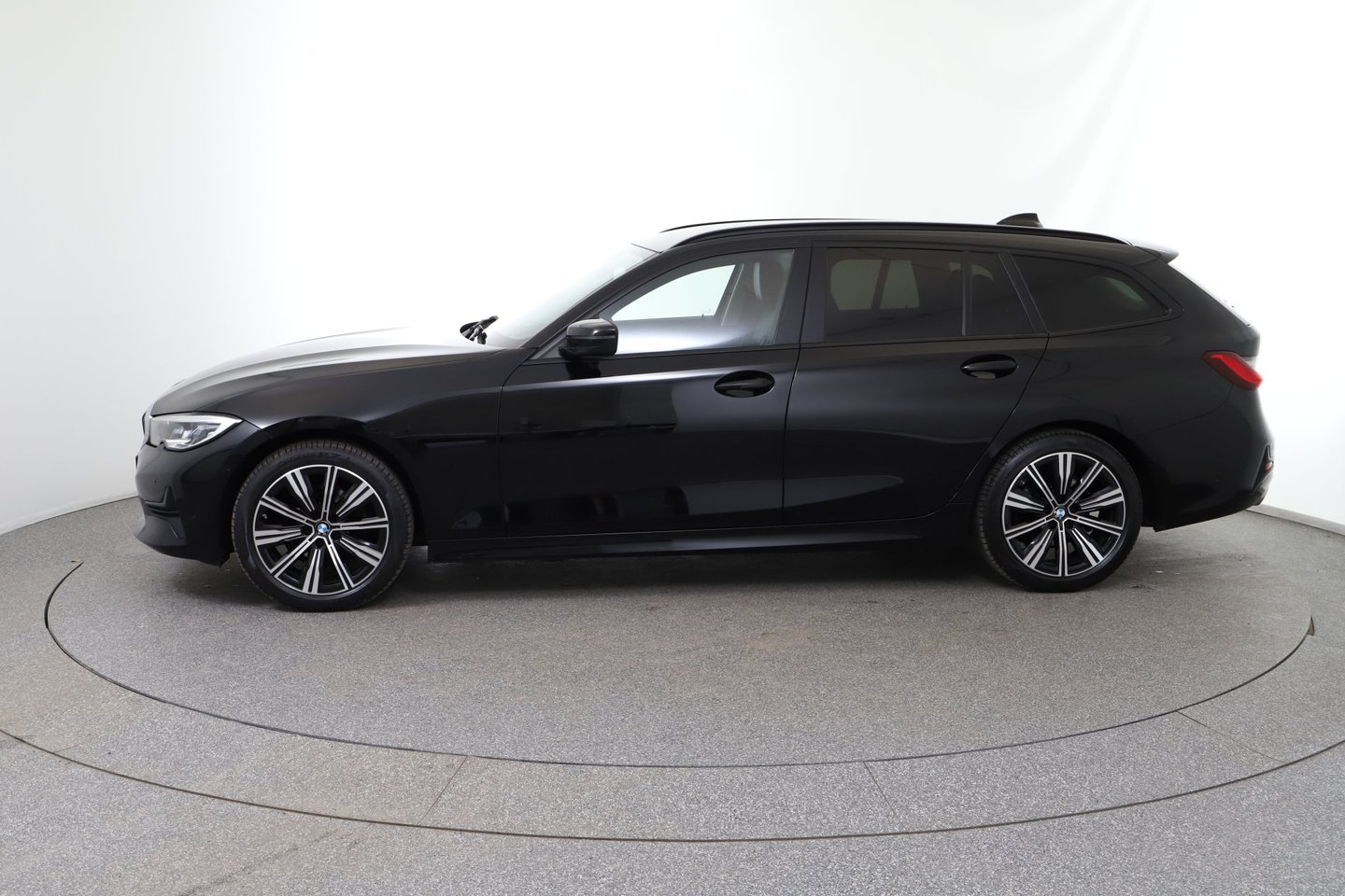 BMW 320d Touring 48 V Mild-Hybrid-Technologie Aut. | Bild 2 von 28