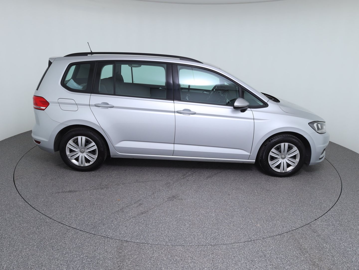 VW Touran TDI SCR 5-Sitzer | Bild 4 von 14