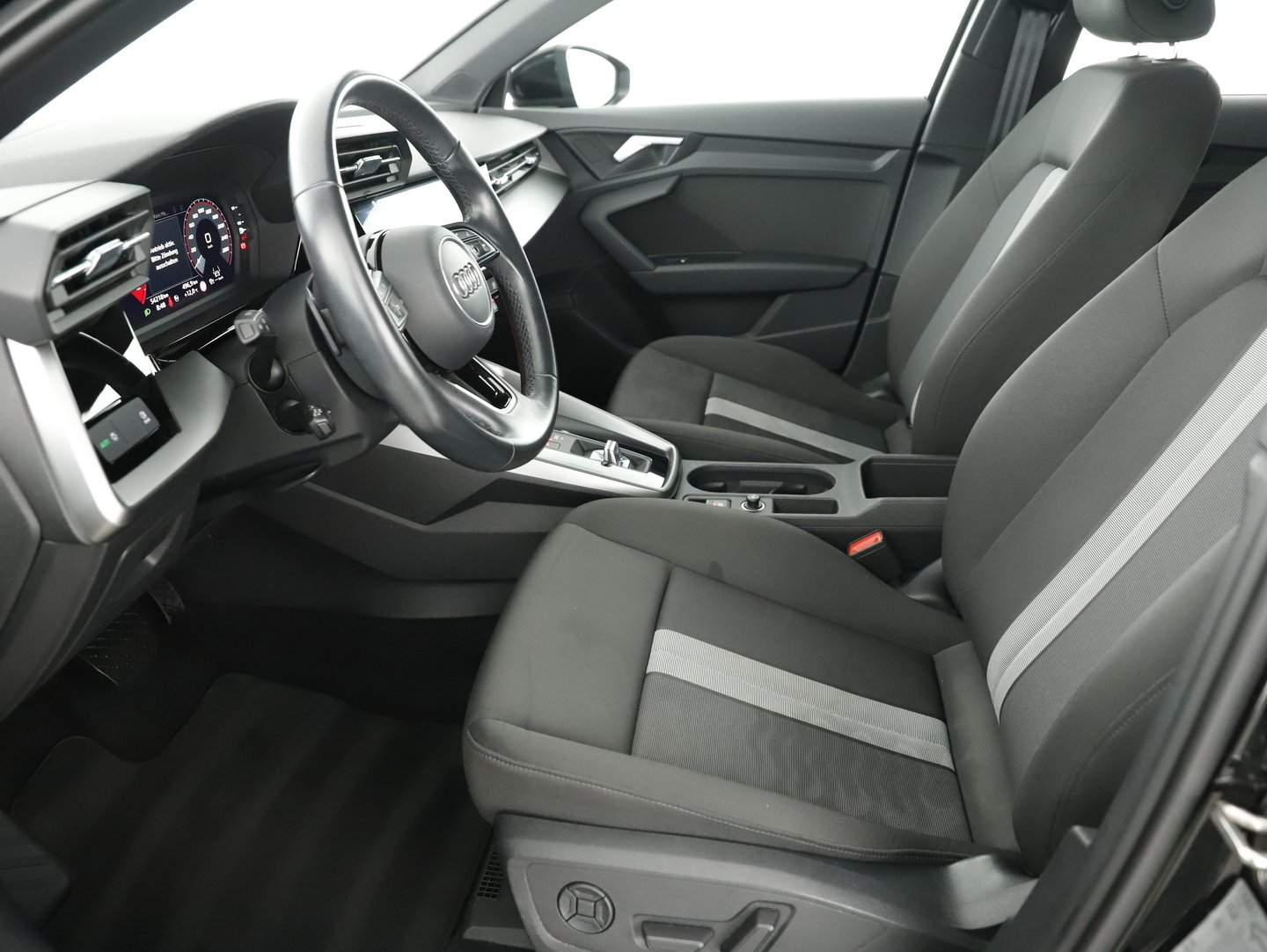 Audi A3 Sportback 35 TFSI advanced ext. | Bild 8 von 22