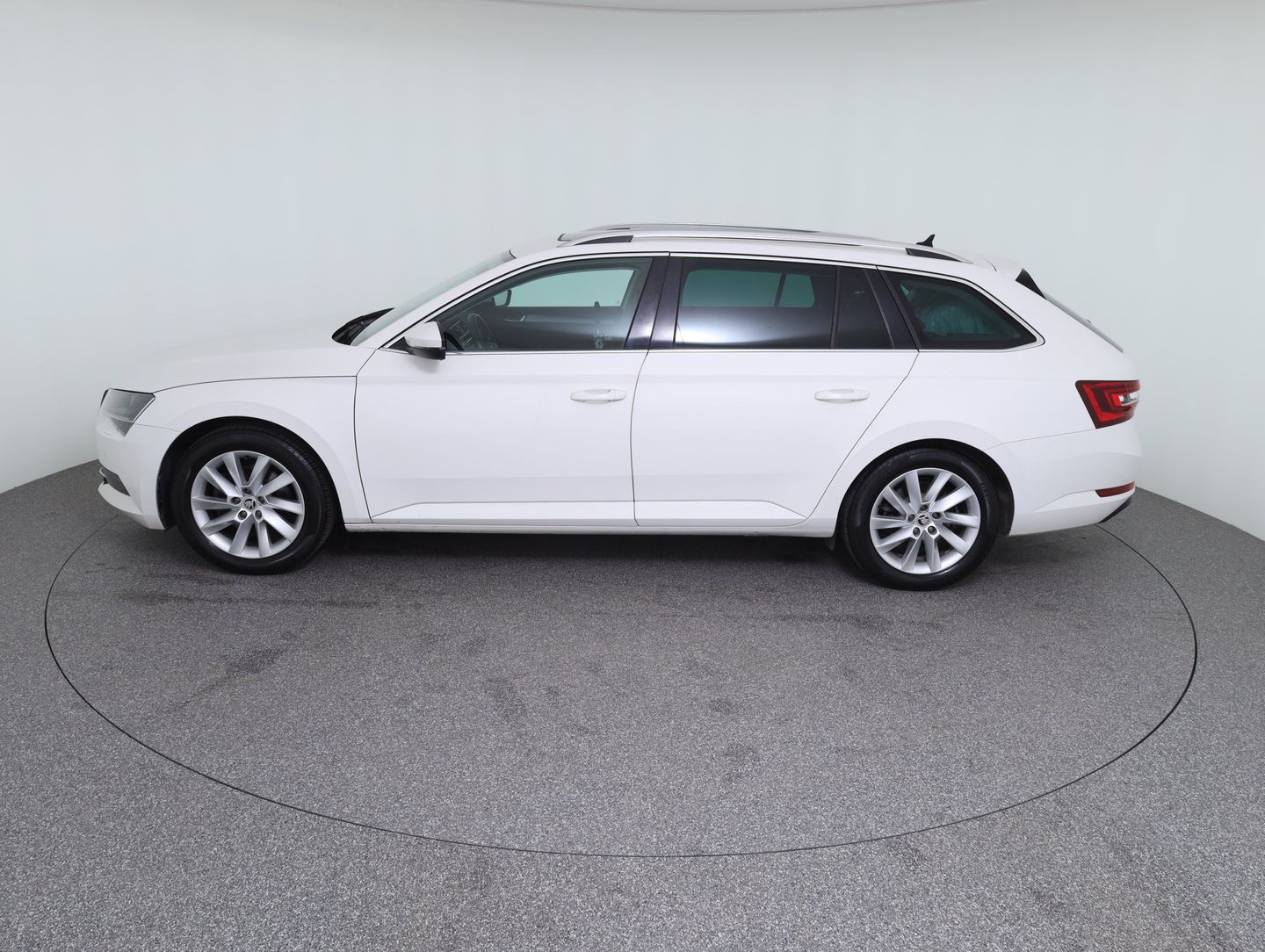 Škoda SUPERB Combi Style TDI | Bild 8 von 14