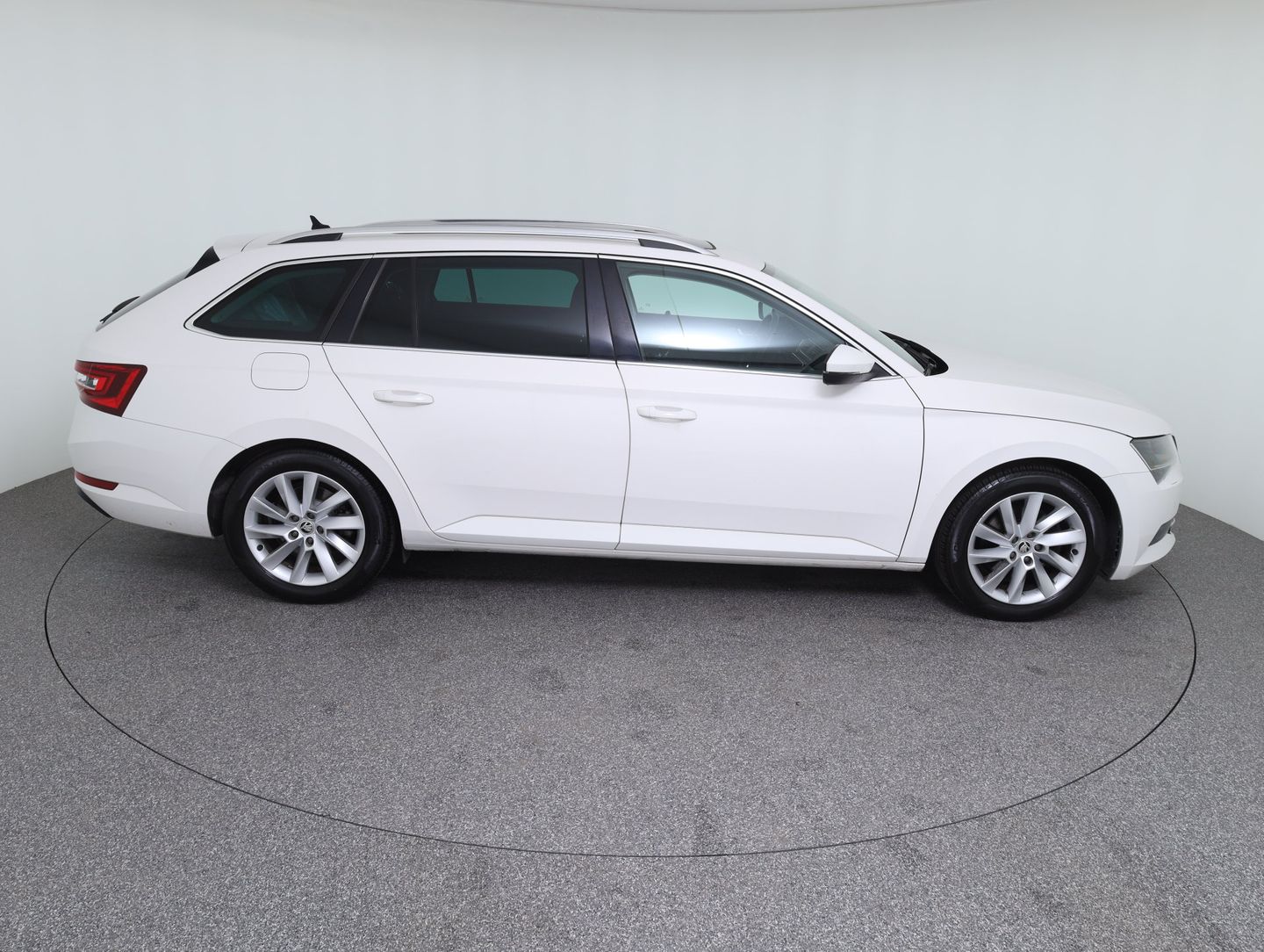 Škoda SUPERB Combi Style TDI | Bild 4 von 14