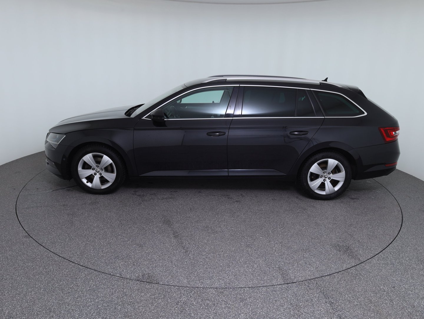 Škoda SUPERB Combi Style TDI | Bild 2 von 14