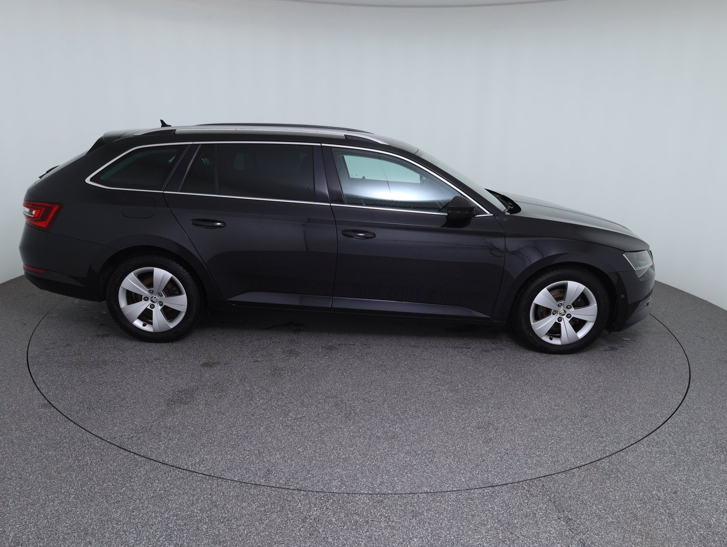 Škoda SUPERB Combi Style TDI | Bild 4 von 14