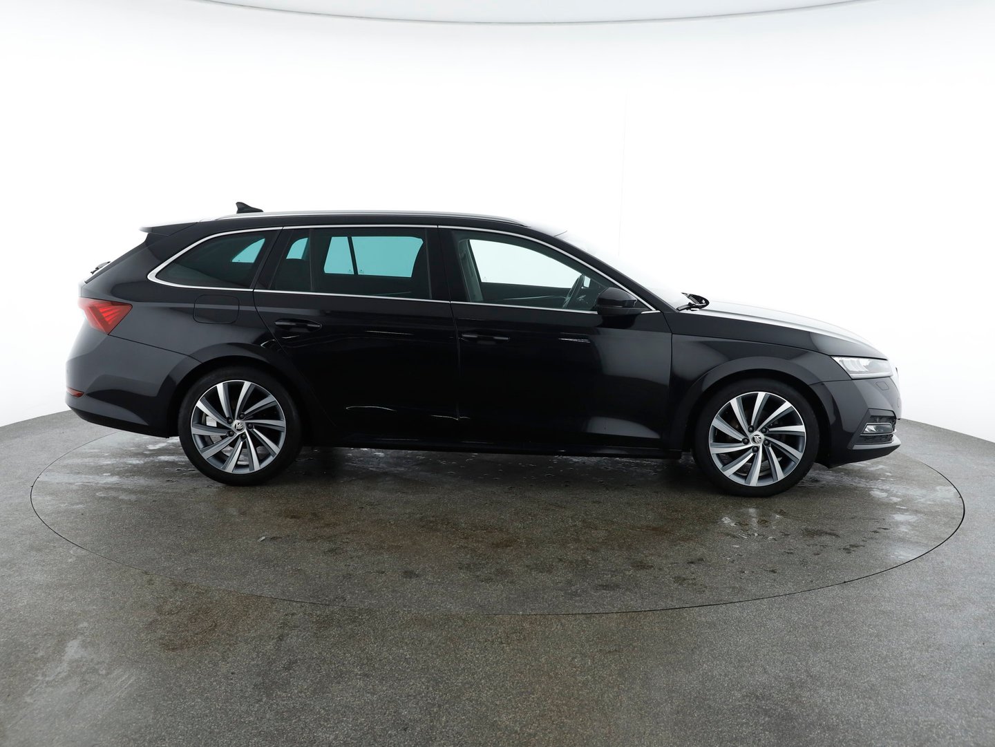 Škoda OCTAVIA Combi Premium TDI DSG | Bild 6 von 28