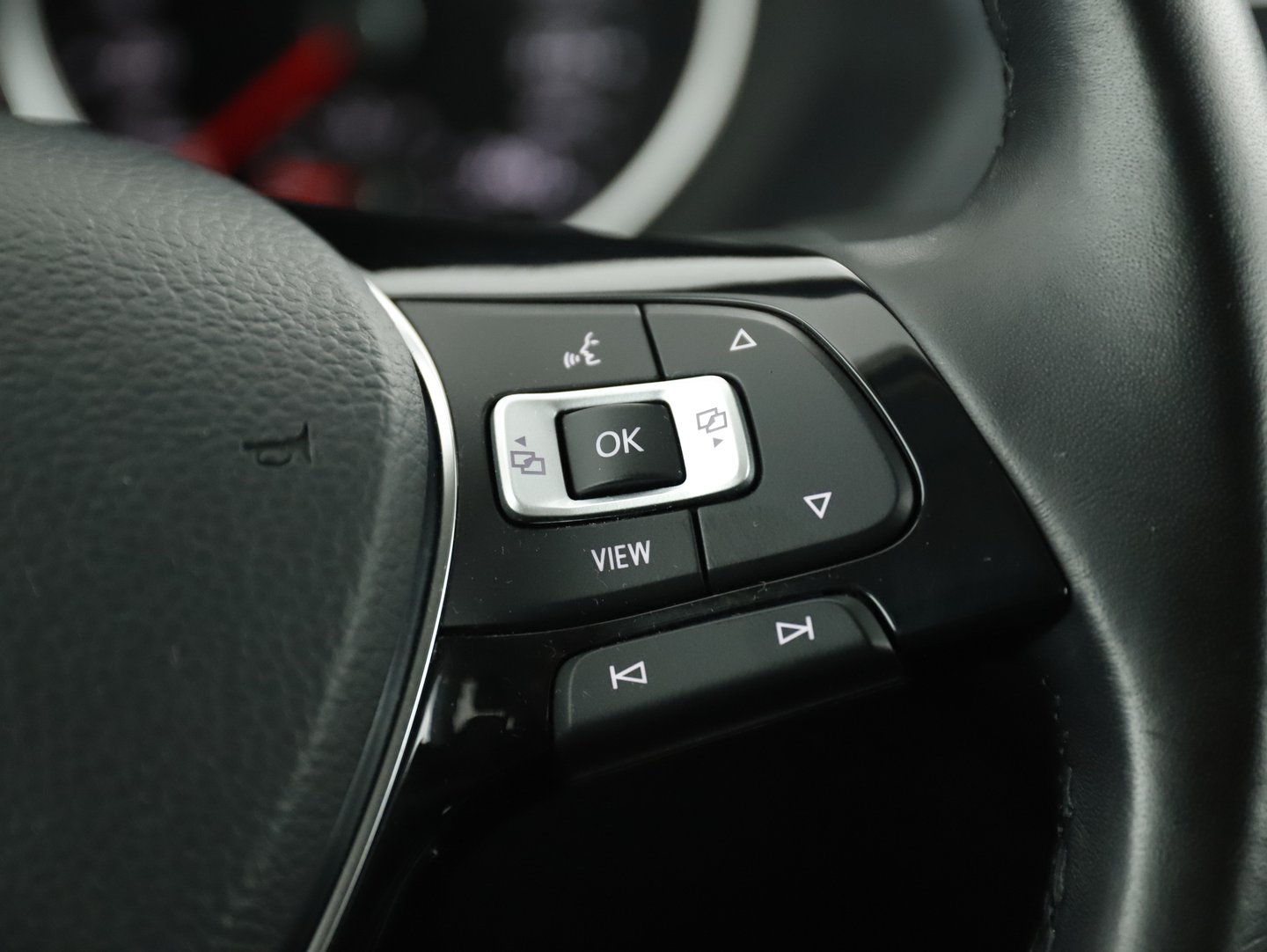 VW Tiguan Allspace Highline TDI 4MOTION DSG | Bild 18 von 29