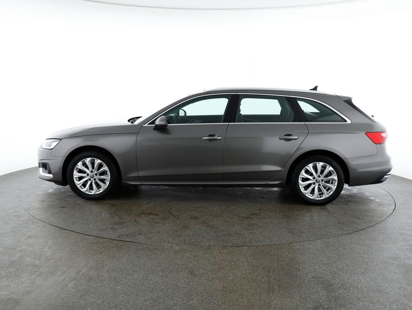 Audi A4 Avant 30 TDI advanced | Bild 8 von 27