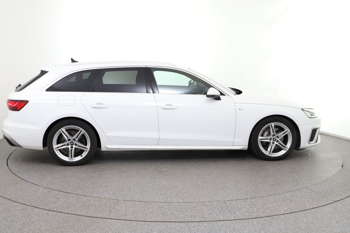 Audi A4 Avant 40 TDI quattro S-line S-tronic | Bild 4 von 34