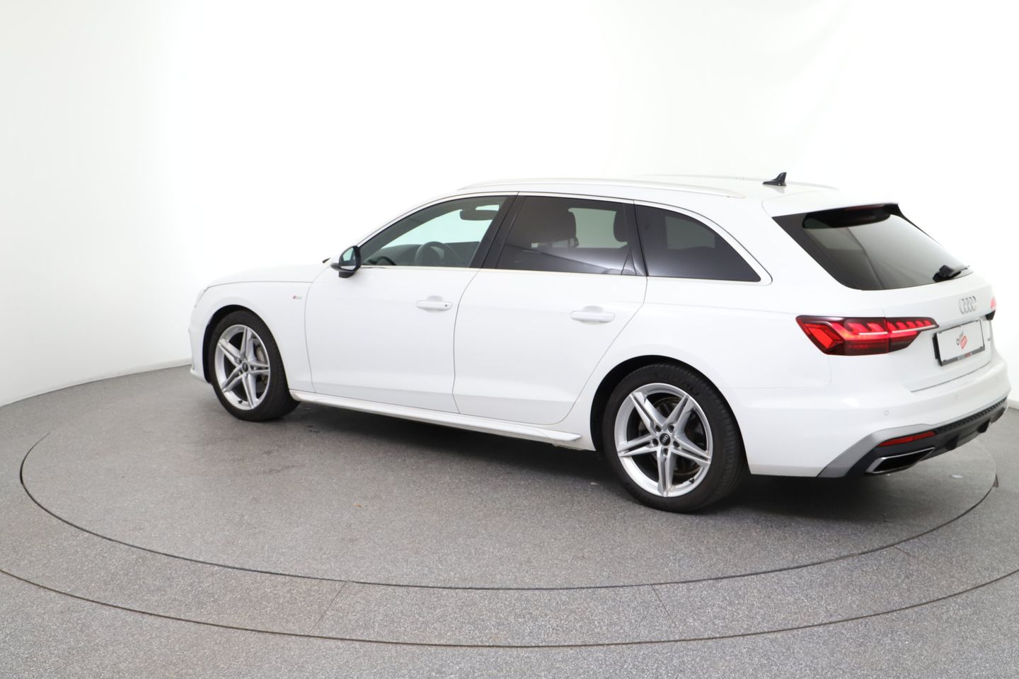 Audi A4 Avant 40 TDI quattro S-line S-tronic | Bild 7 von 34