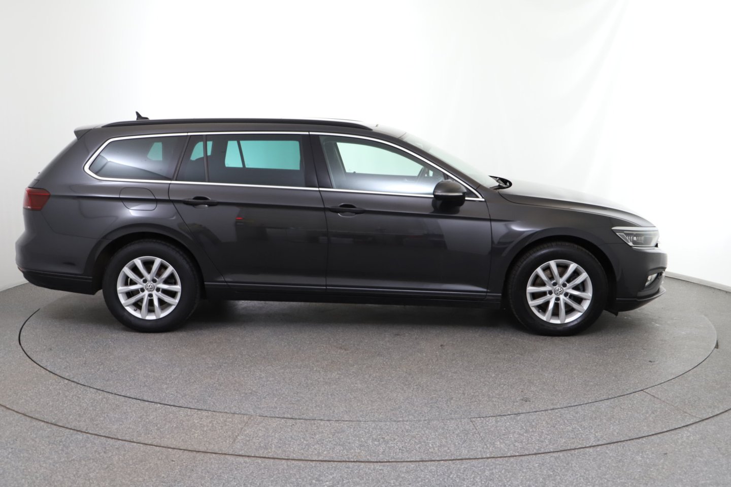 VW Passat Variant Business 1,6 SCR TDI DSG | Bild 6 von 29