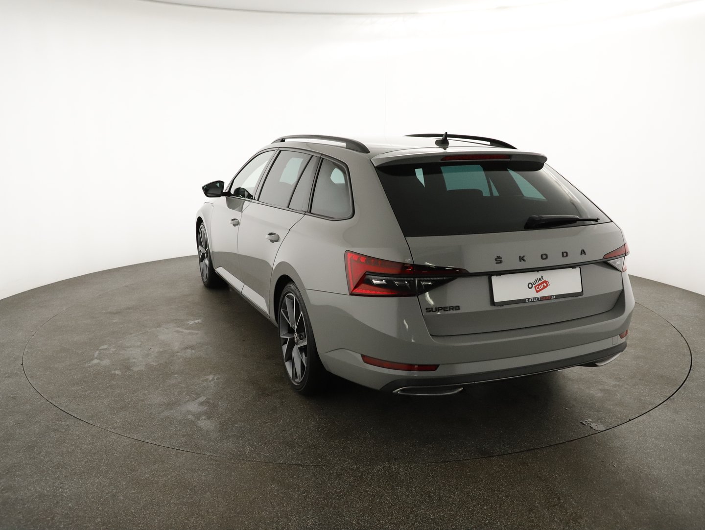 Škoda SUPERB Combi SportLine TDI SCR DSG | Bild 2 von 21