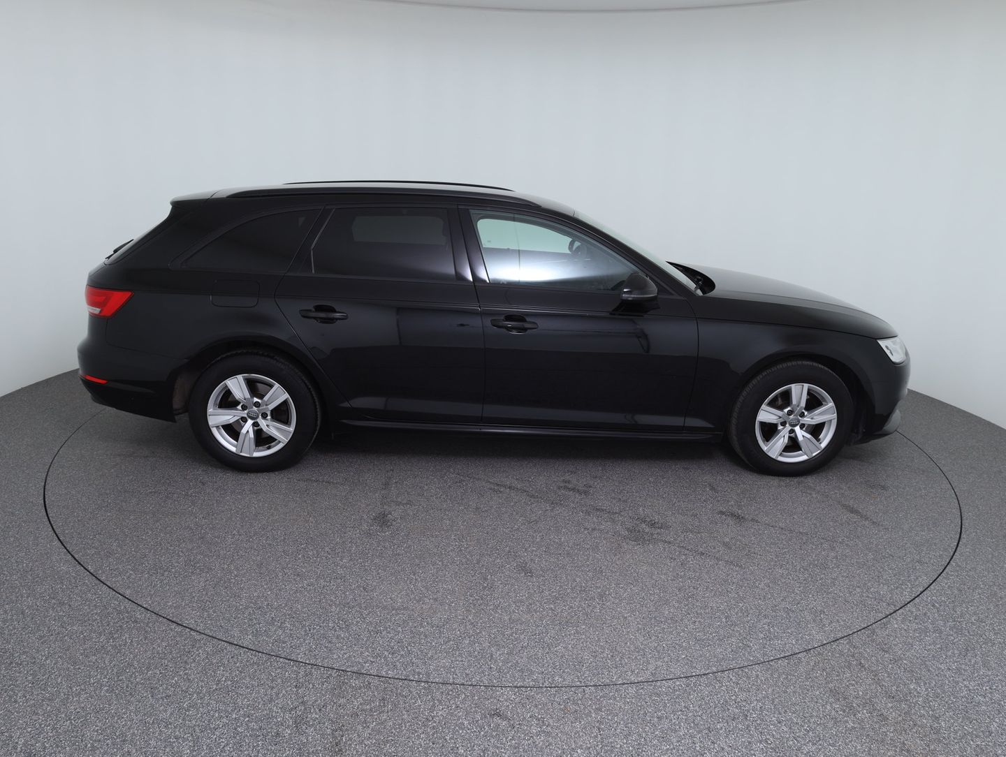 Audi A4 Avant 2.0 TDI | Bild 4 von 14