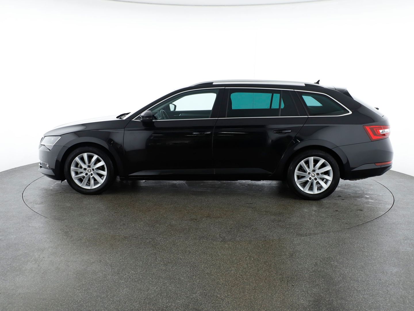 Škoda SUPERB Combi 4x4 Style TDI SCR DSG | Bild 8 von 25