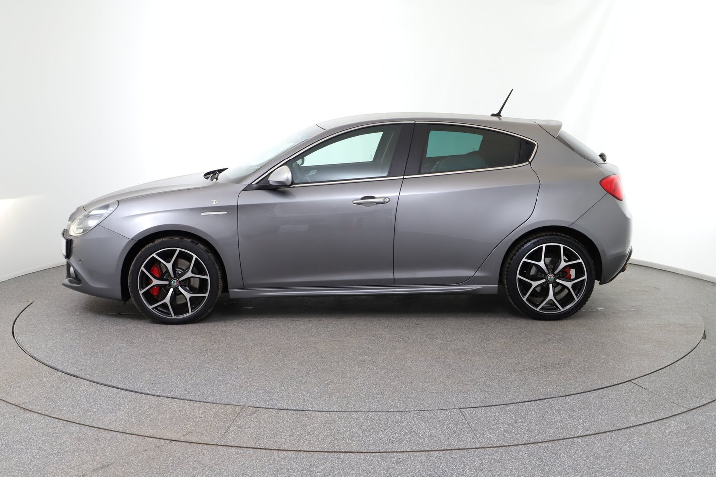 Alfa Romeo Giulietta TI 2,0 JTDM-2 170 TCT | Bild 2 von 22